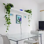 Vanda * بيشكانا أوفالا